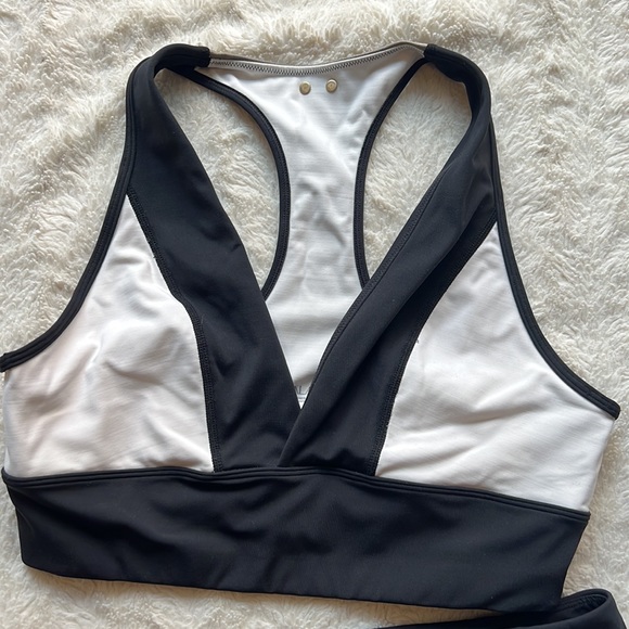 Alala Colorblock Matching Short Set - Picture 3 of 7